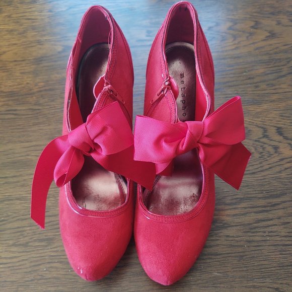 Metaphor Women's Heal with Bow Size 10 - Picture 4 of 6